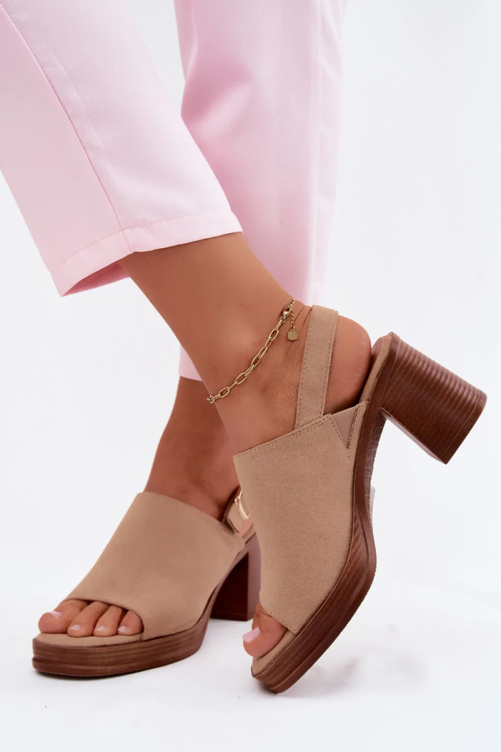 Basutės su kulnu, modelis 227915 Step in style