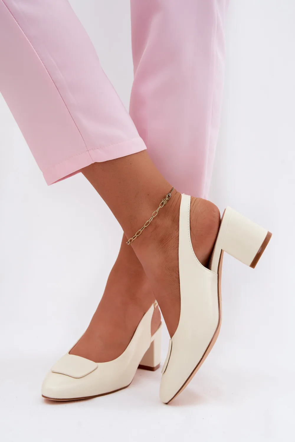 Basutės su kulnu, modelis 227920 Step in style