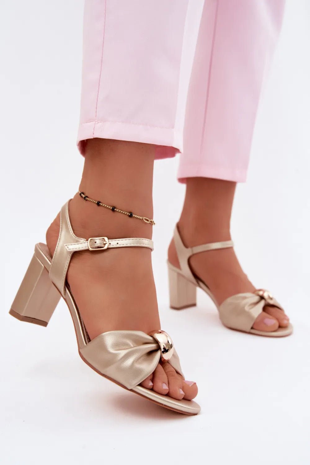 Basutės su kulnu, modelis 227921 Step in style