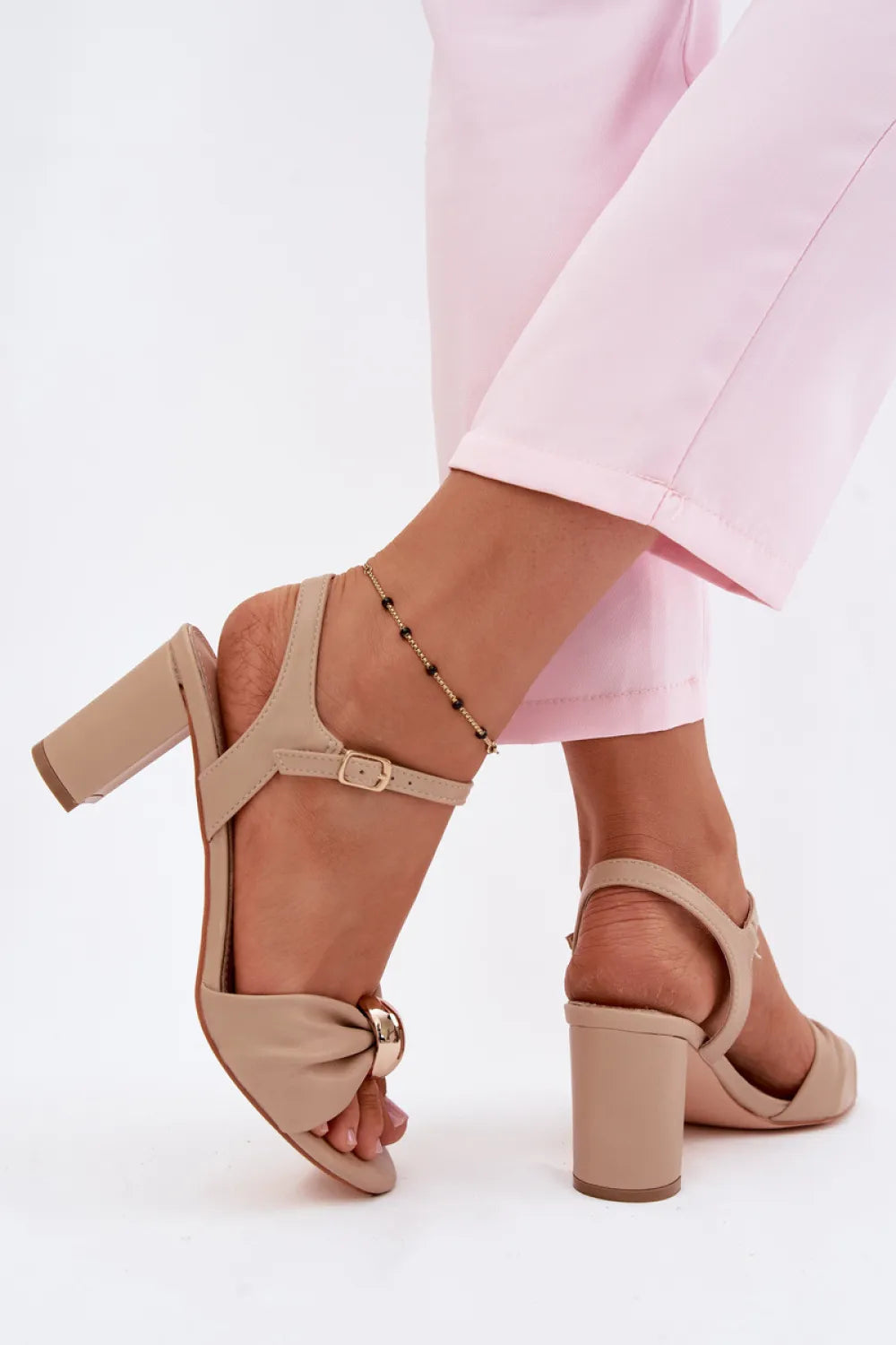 Basutės su kulnu modelis 227922 Step in style
