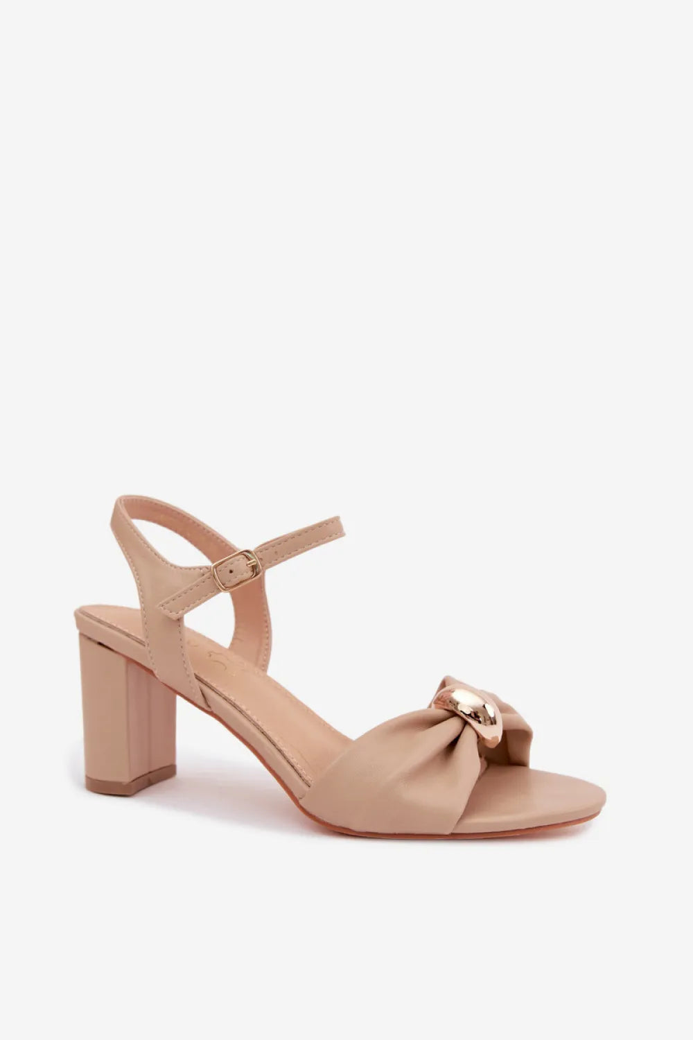 Basutės su kulnu modelis 227922 Step in style