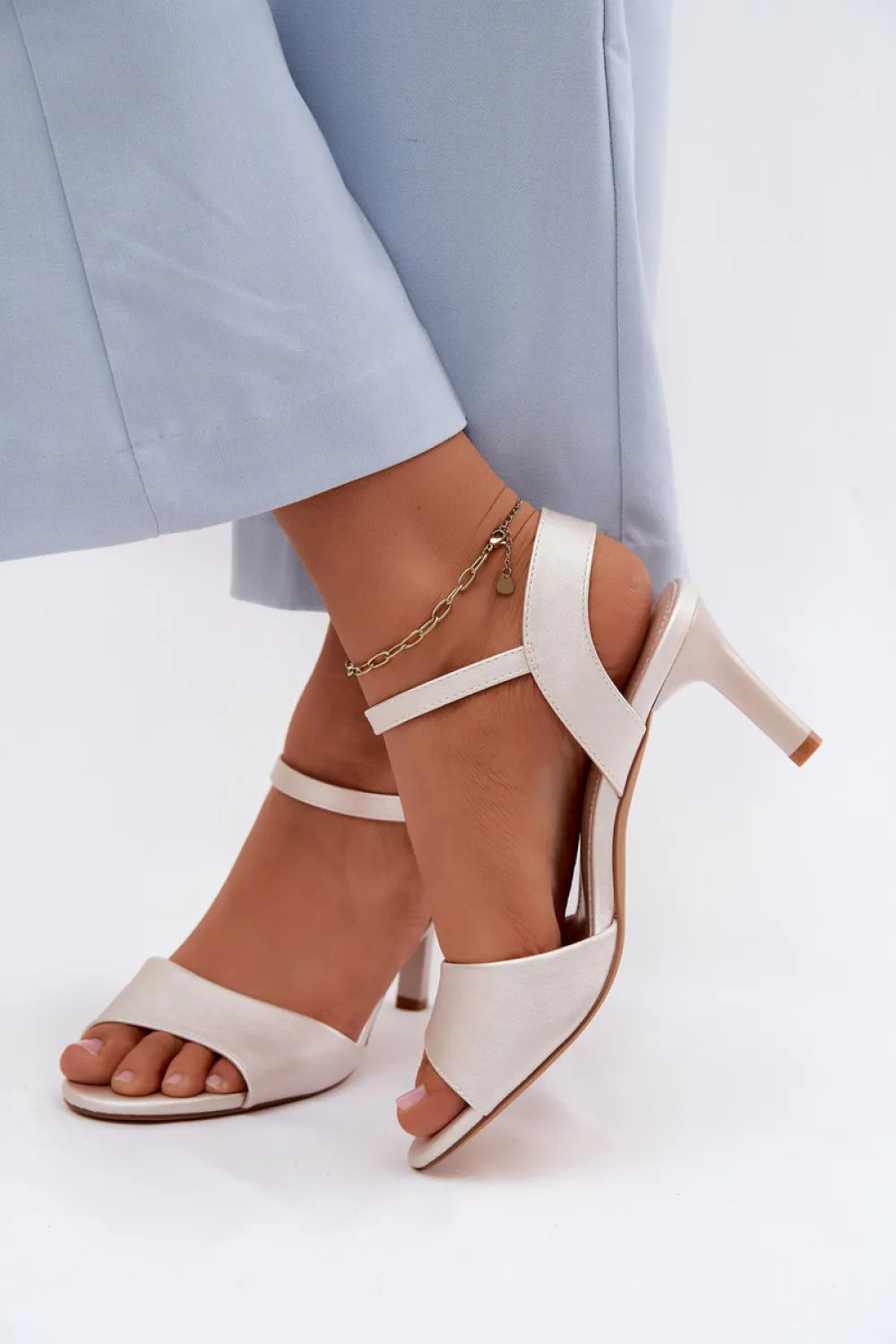 Basutės su kulnu, modelis 228107 Step in style