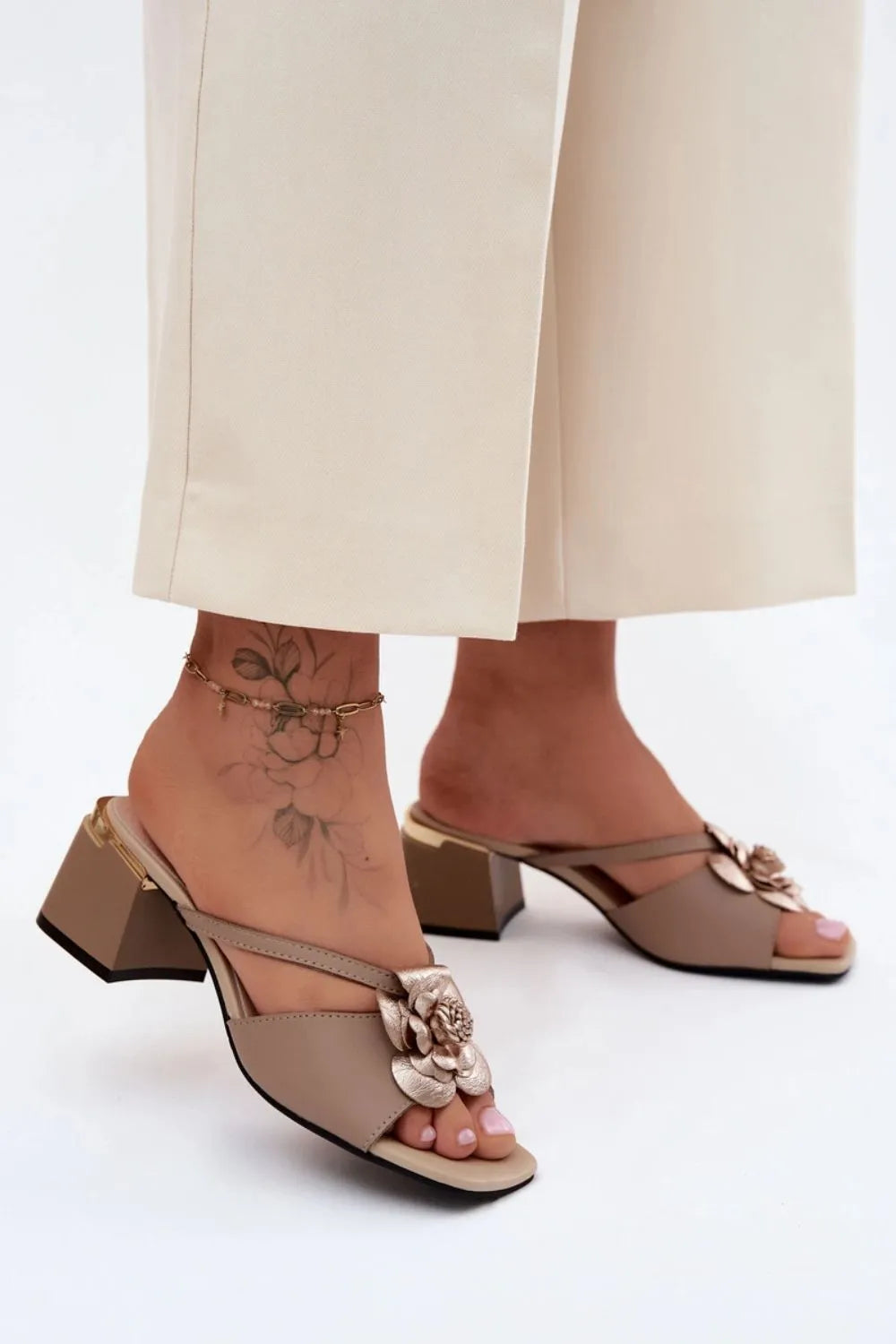 Basutės su kulnu modelis 228378 Step in style