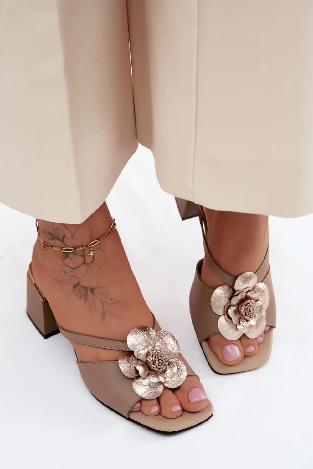 Basutės su kulnu modelis 228378 Step in style