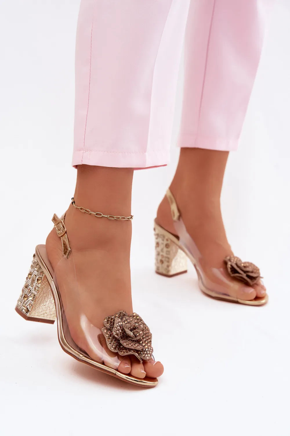 Basutės su kulnu modelis 228404 Step in style