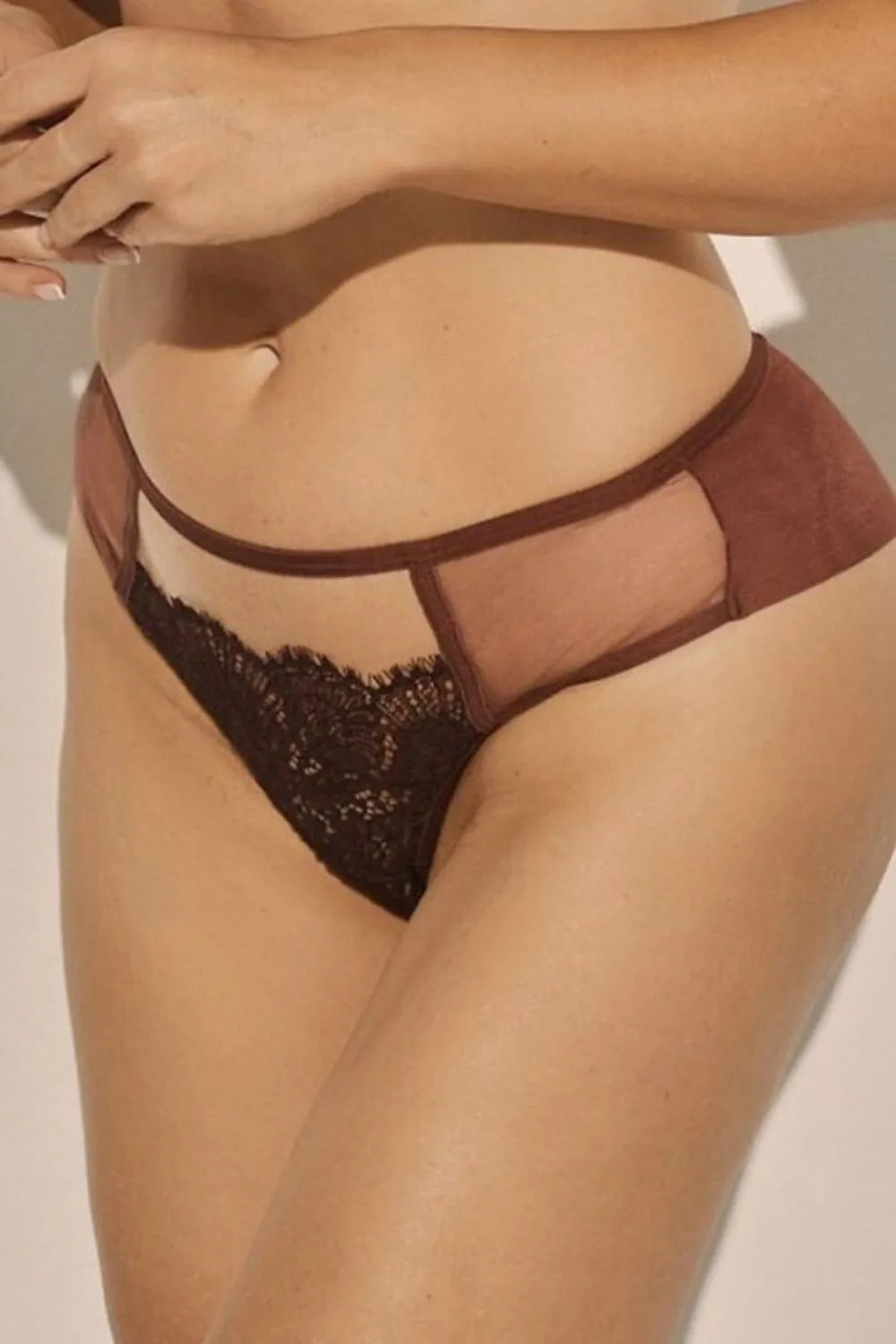 Brazilietiško stiliaus kelnaitės, modelis 226951 Kinga
