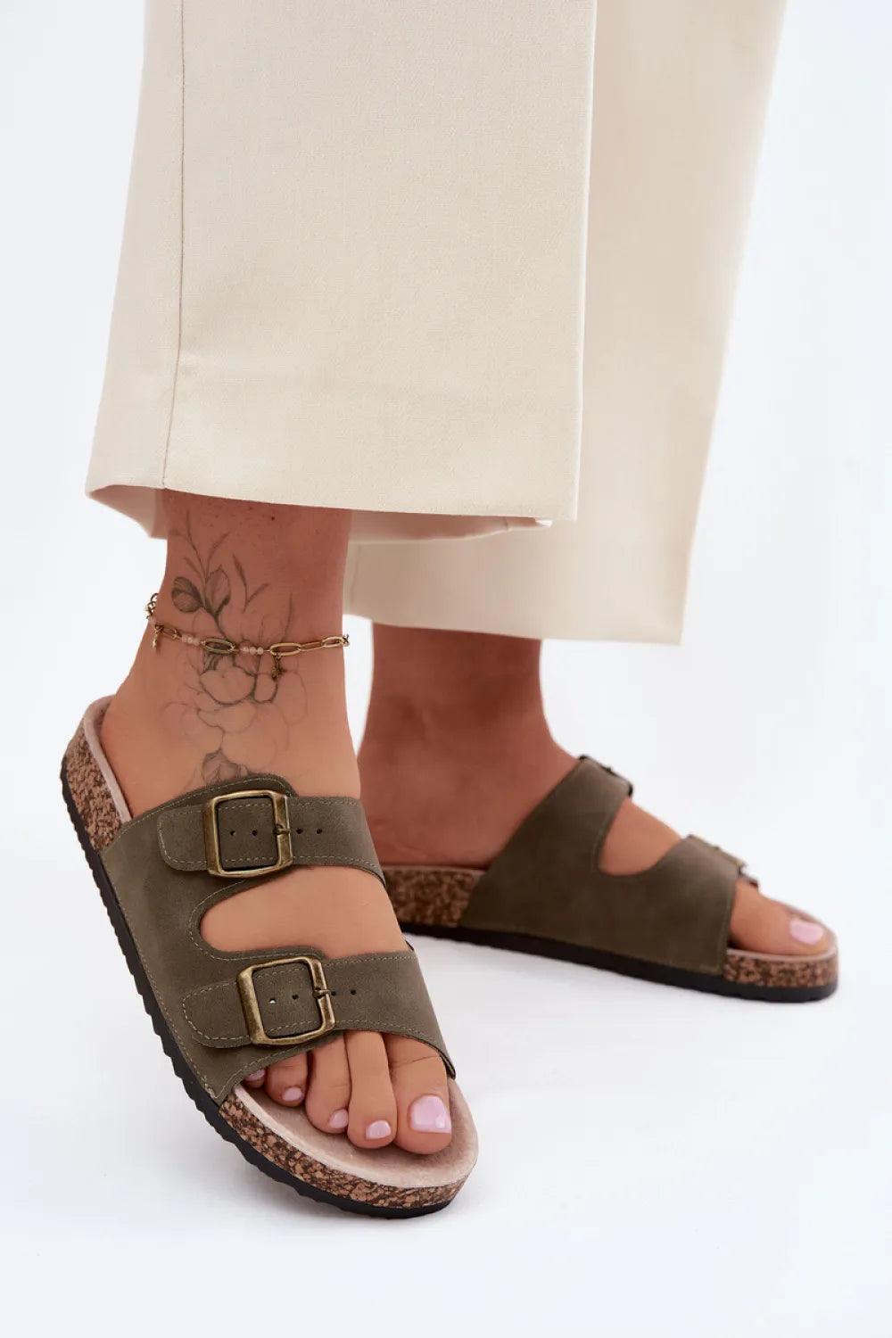 Šlepetės per pirštą modelis 228381 Step in style