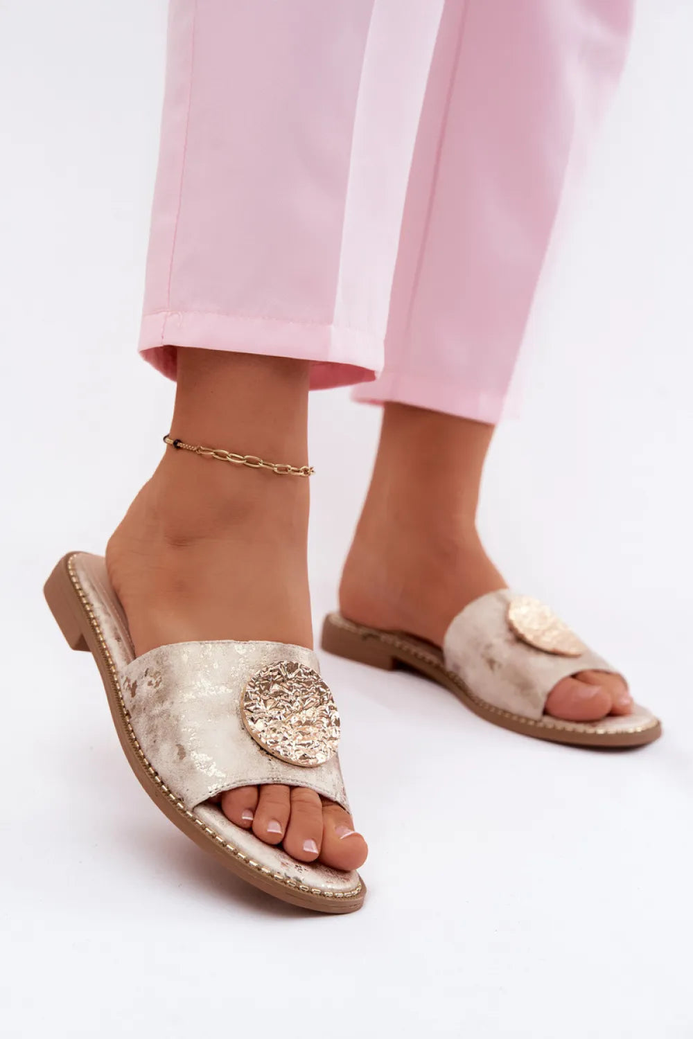 Šlepetės per pirštą modelis 228386 Step in style